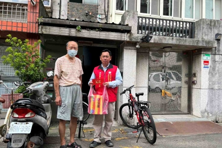 王華印學長多年後再次探視慰問